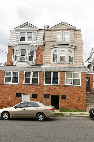 544 E 3rd St #4 Photo 1