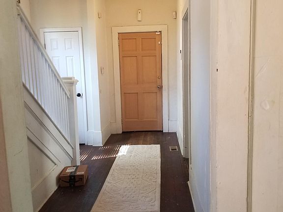 Entrance/hall.