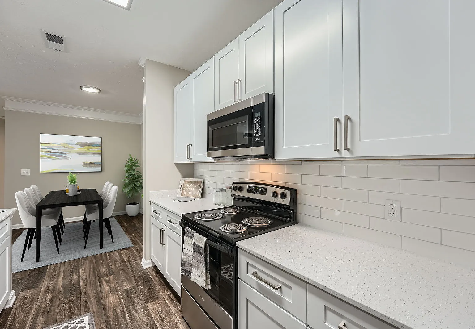Charlestowne Apartment Homes — Photo 4