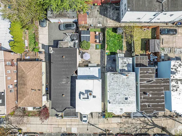 184 Nelson Avenue image 1 of 28