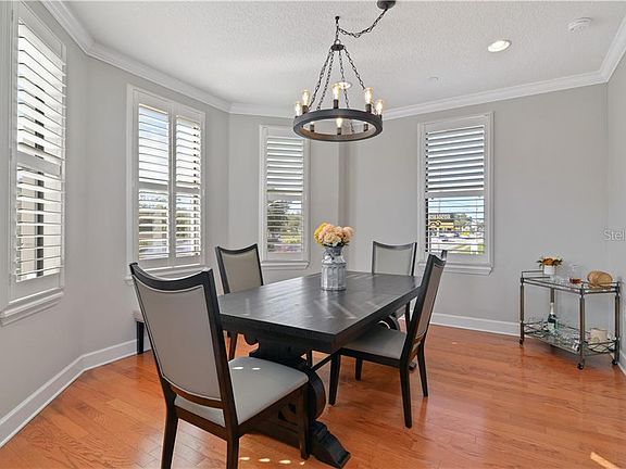 3rd image of 520 Copley Ln