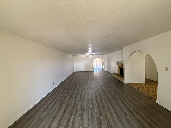 2nd image of 604 Rose Ave #606