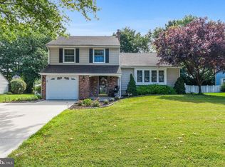 909 Doncaster Dr, West Deptford, NJ 08066