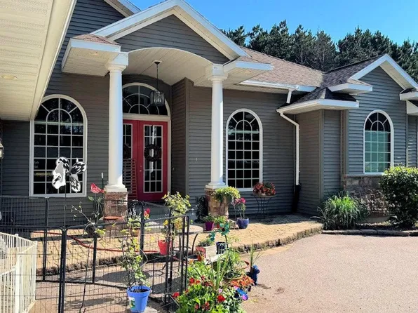 858 S Grouse Ct, Wisconsin Dells, WI 53965