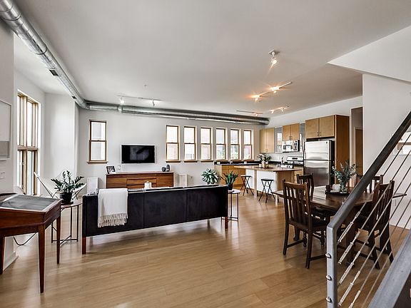 3rd image of 2824 Bryant Ave S #202