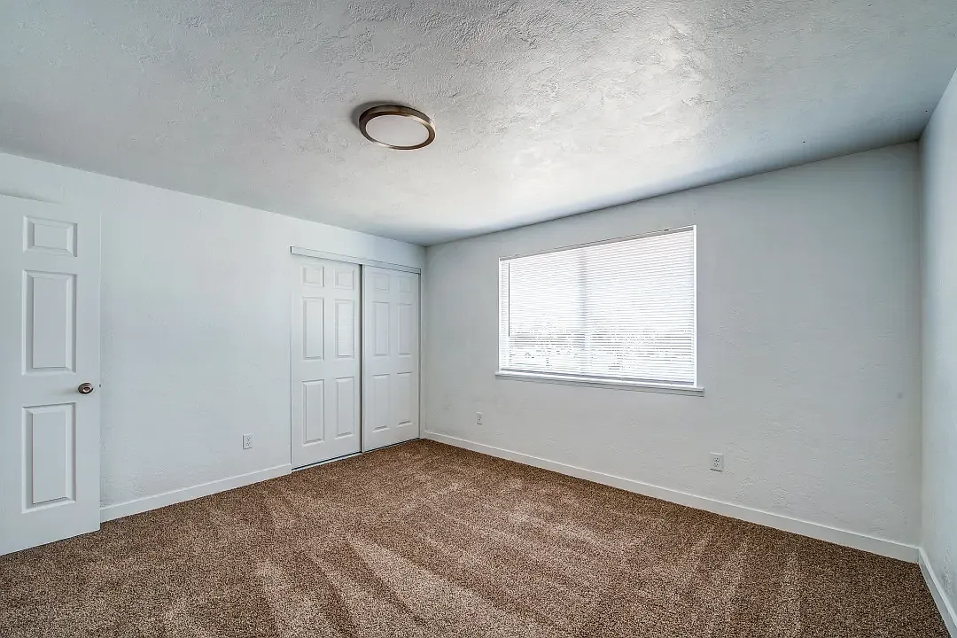 Building Photo - 3607 W Kennewick Ave #5