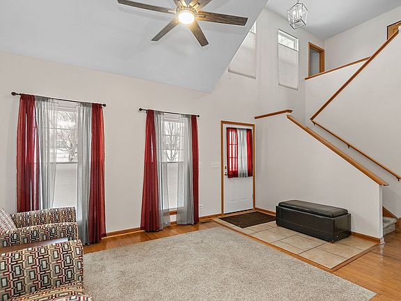 5th image of 10705 Rushmore Ln