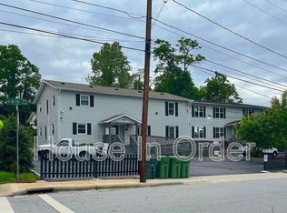 305 8th Ave E #101, Hendersonville, NC 28792