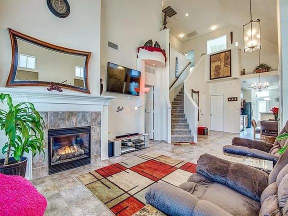 3rd image of 11447 Chaucer Dr