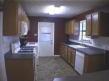 3rd image of 2537 Yale Ave