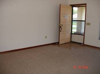 2nd image of 214 Marion Oaks Trl