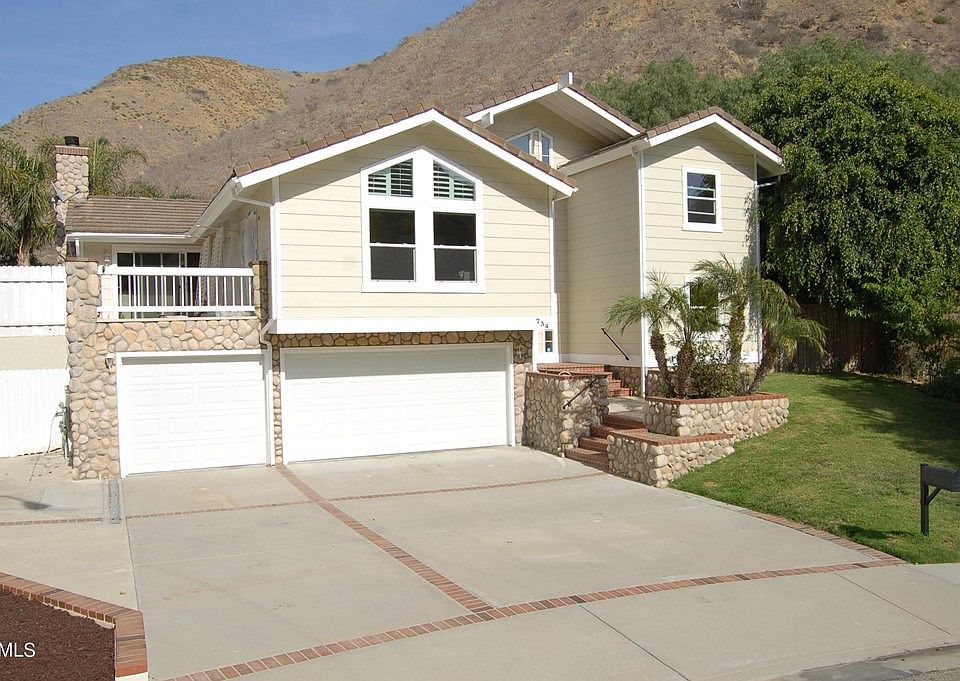 1st image of 734 Aliso St