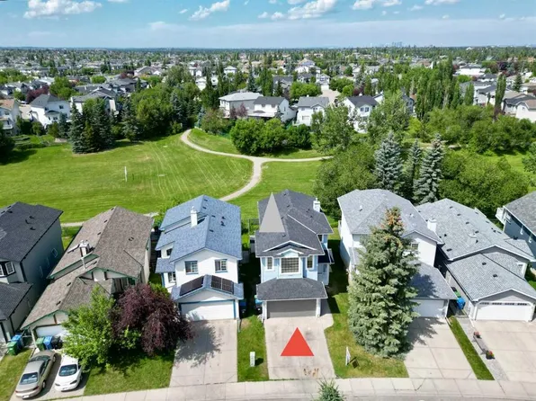 30 S Somerside Mnr SW, Calgary, AB T2Y 3G5