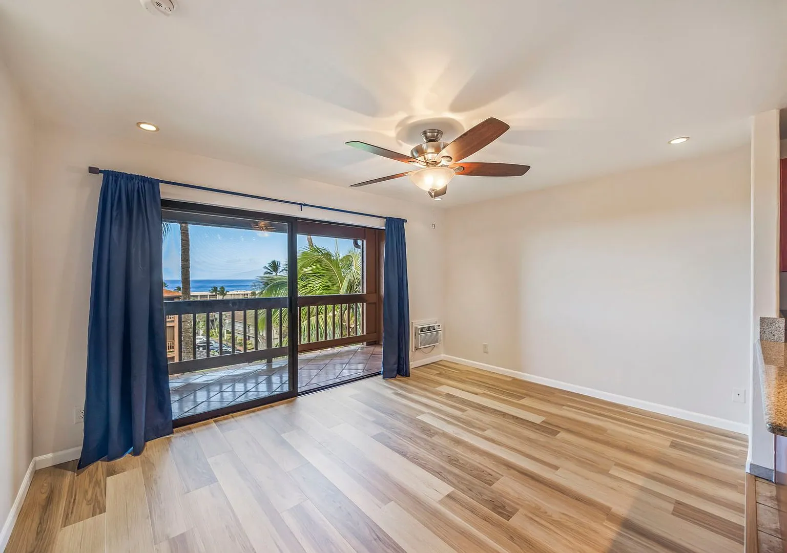 Top-floor, ocean-view, unfurnished 1BR/1BA condo in Honokowai close to Honokowai Beach Park and B... — Photo 3