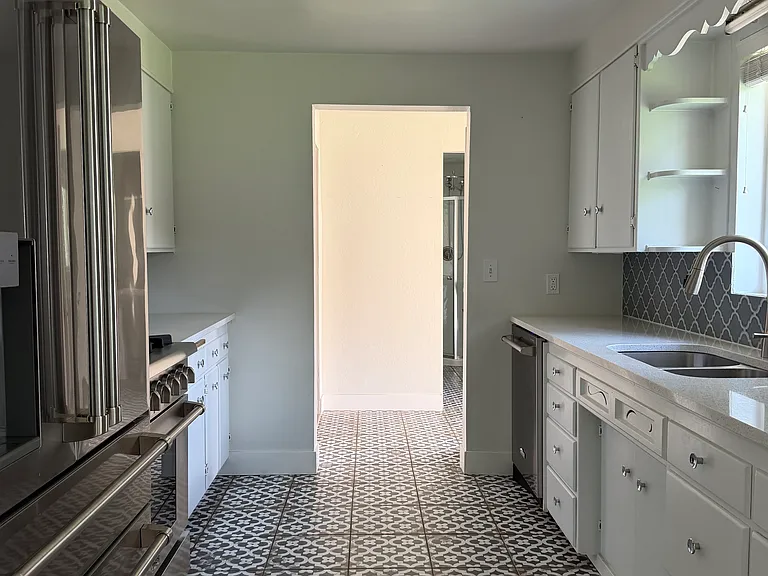 614 N Archer St — Photo 5