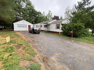 40 Highland Ave, Newport, ME 04953