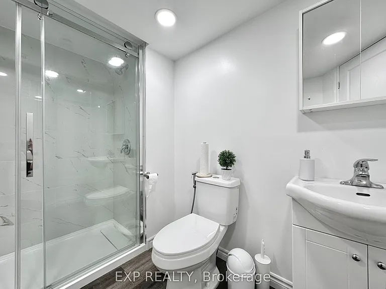 421 Foxhall Way — Photo 24