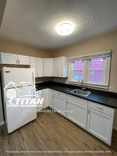 905 Stuart Street - D — Photo 4