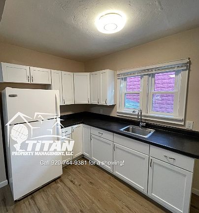 4th image of 905 Stuart St APT D