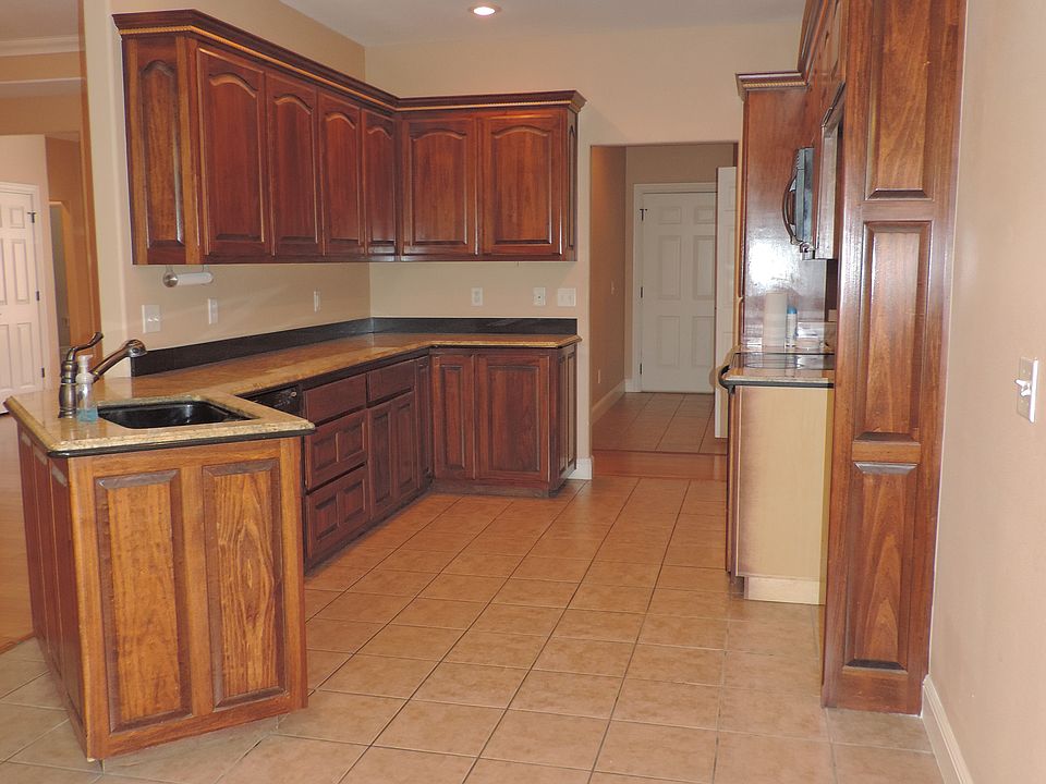 1st image of 24 Chatburn Dr