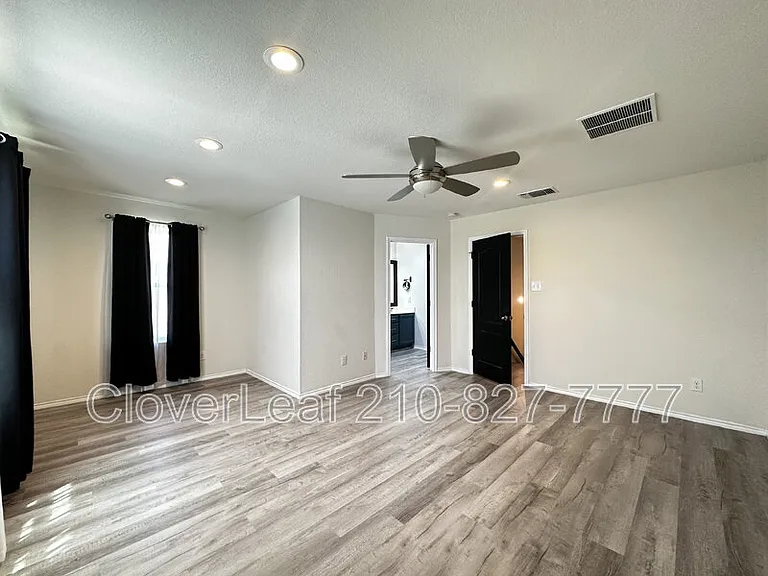 2606 Bluff Xing — Photo 22