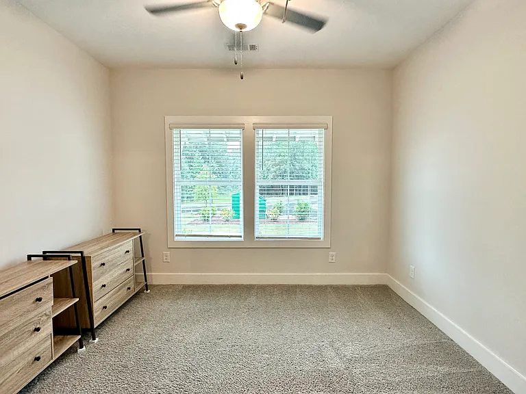 Guest Room (unfurnished)