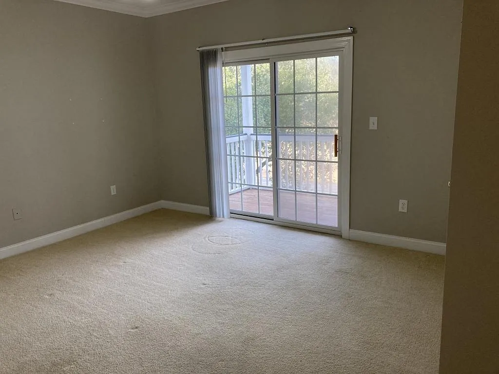 3203 Middlecoff Ln, Unit C — Photo 4