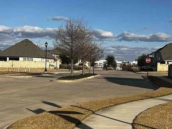 Exterior Neighborhood (street photo)