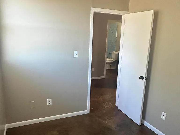 713 Wilkinson Blvd #1 — Photo 38