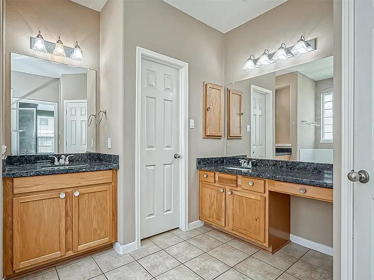 2218 Falcon Knoll Ln — Photo 28