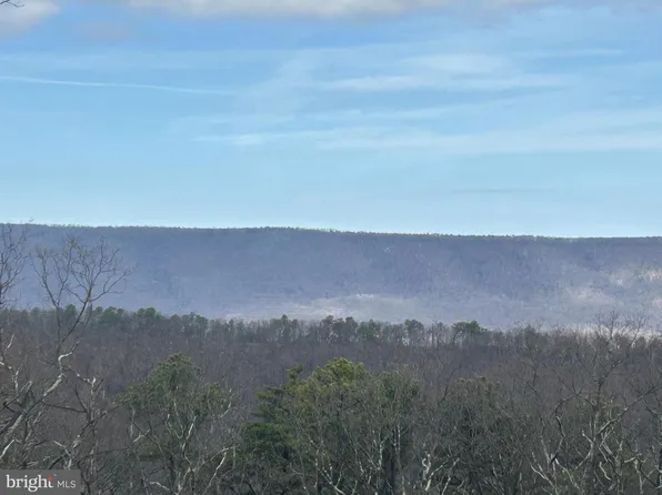 121 Scotch Pine Ln, Wardensville, WV 26851