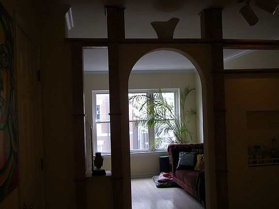 4th image of 50 N Broadway