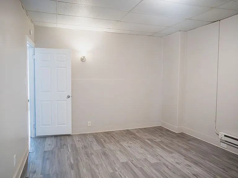 425 W Gordon St — Photo 6