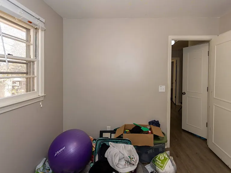 2411 Hunt Club Rd — Photo 12