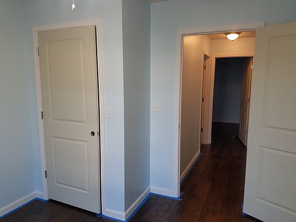 4th image of 709 S Poplar St
