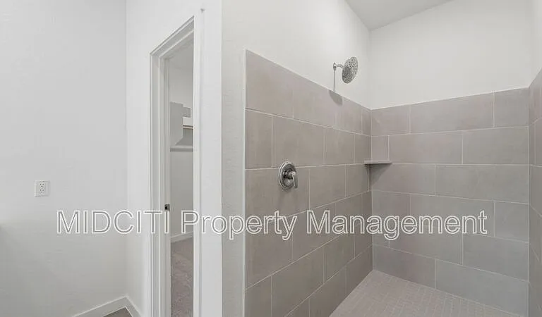 1304 Apron Trl — Photo 23