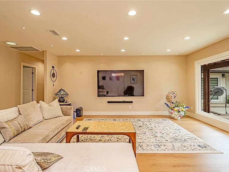 2220 Jose Way — Photo 8