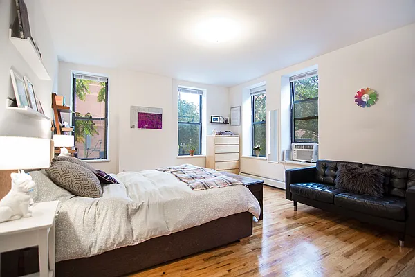 Rented by First Point Management | media 14