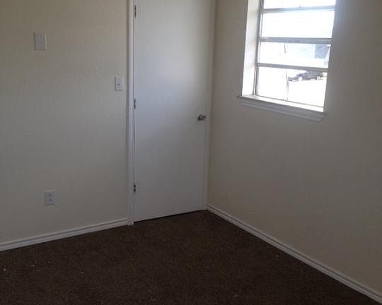 4th image of 2110 NW Lindy Ave APT B216