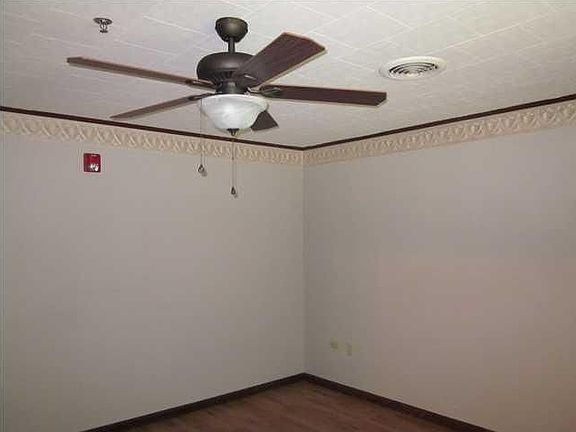 5th image of 850 W Park Ave