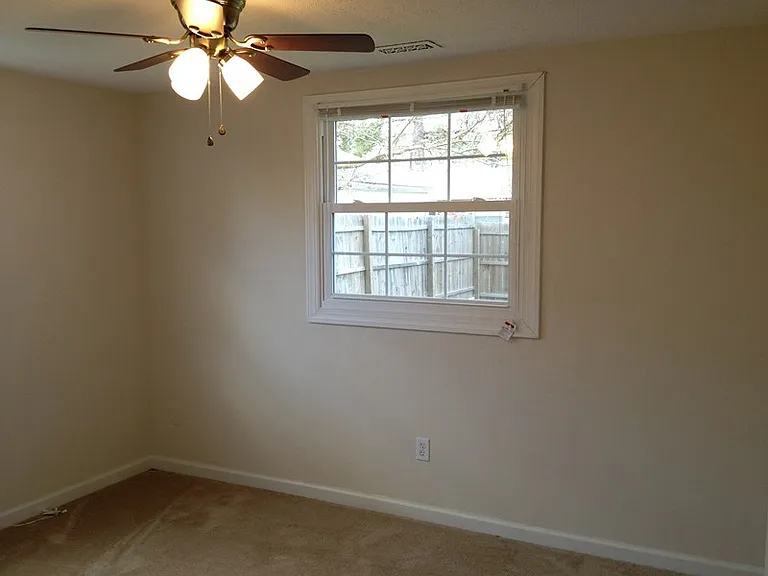 1905 Seward Dr — Photo 14