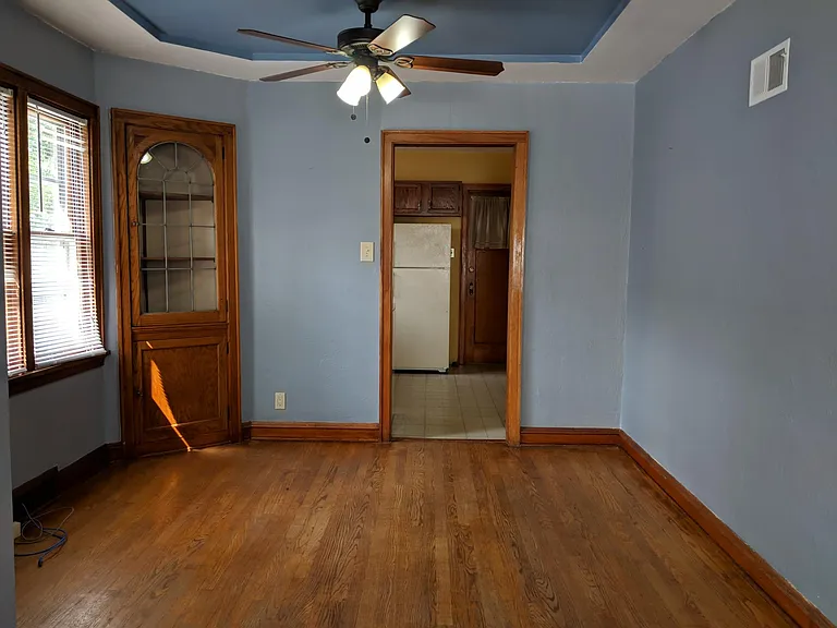 242 Edgewood Ln — Photo 4