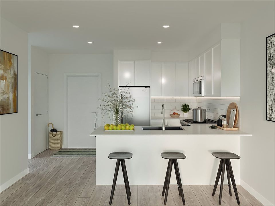 1st image of 808 Gauthier Ave #213