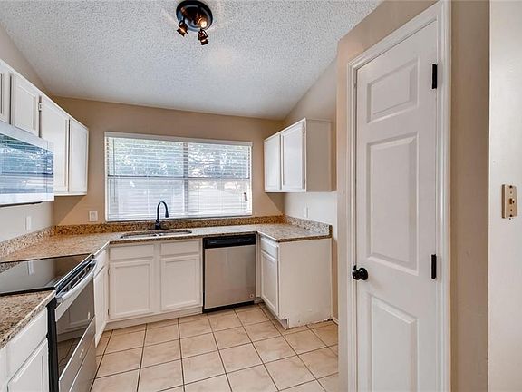 5th image of 3820 Huckleberry Dr