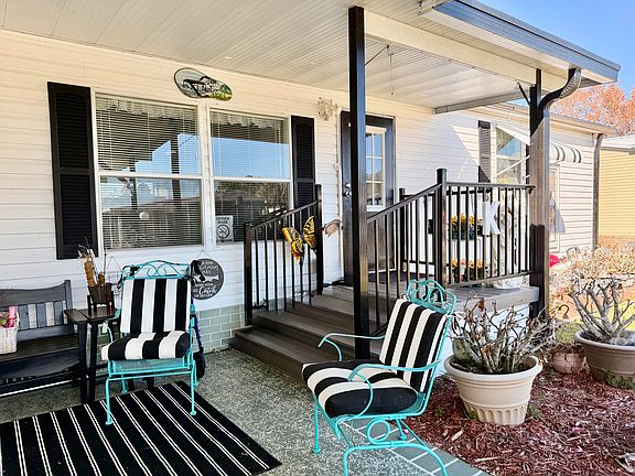 3rd image of 1692 SW 35th Circle