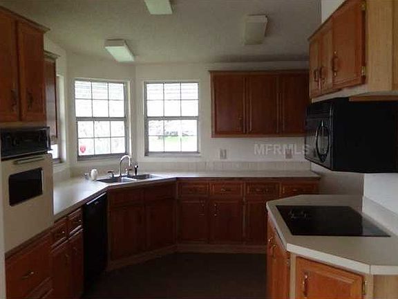 2nd image of 724 Tangerine Dr