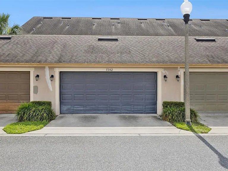 7242 Serenity Bnd — Photo 24