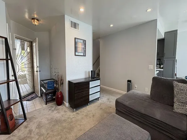 831 Carlton Privado, Ontario, CA 91762