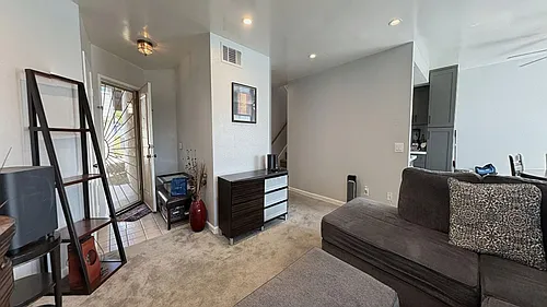 831 Carlton Privado Photo 1
