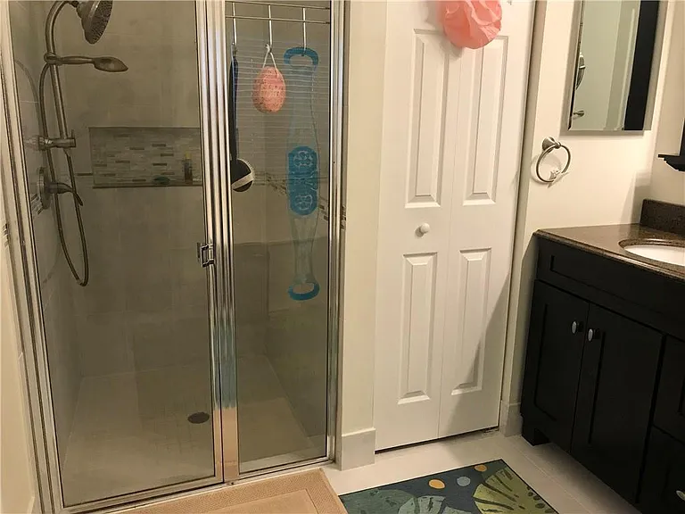 1118 Chinaberry Dr — Photo 10